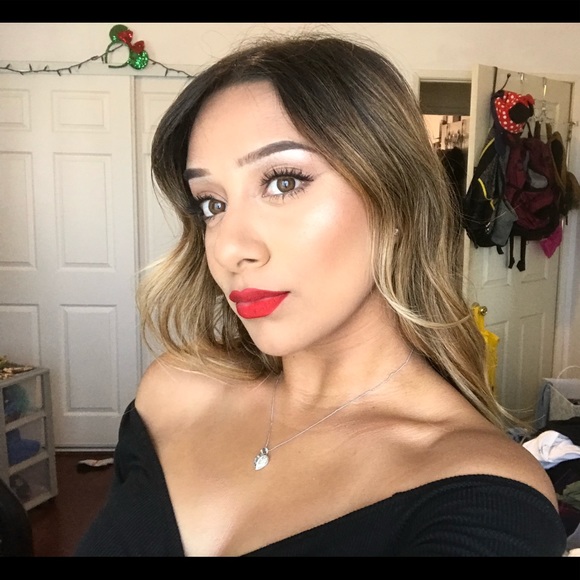 Meet your Posher, Paulina - Picture 1 of 1